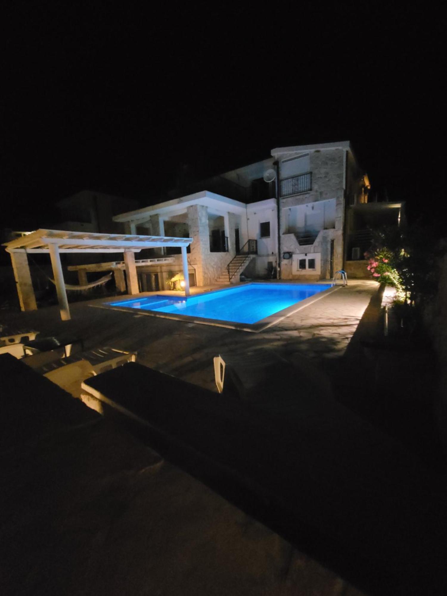 Villa BOSNA proche Dubrovnik piscine privative, Jacuzzi Ivanica Esterno foto